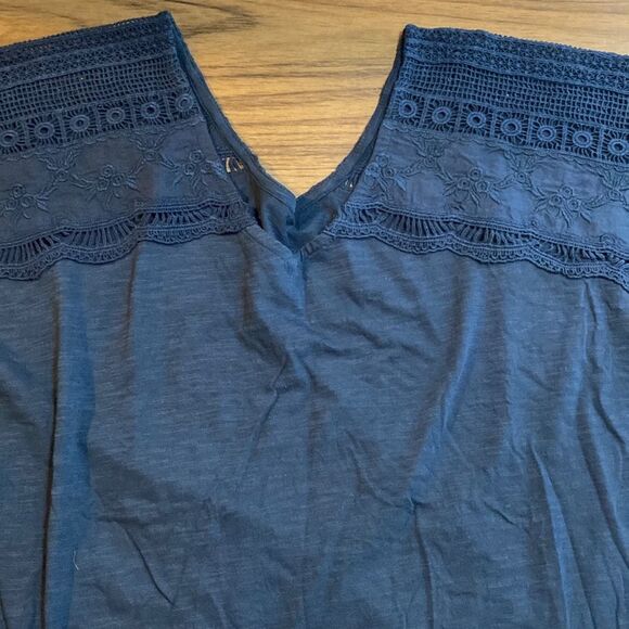 Sample- Shyanne Women’s Floral Blouse - Picture 2 of 2